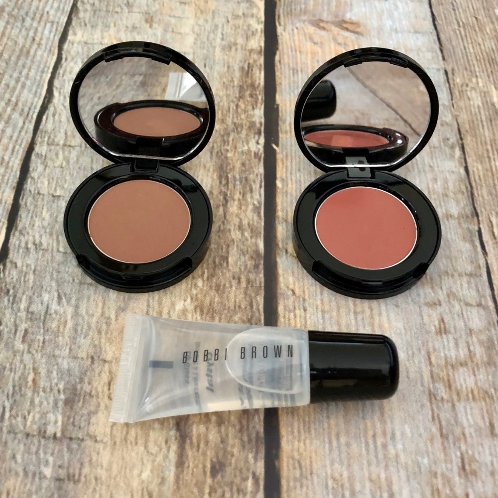 Bobbi Brown - Powder, Rouge and Lip Gloss Set